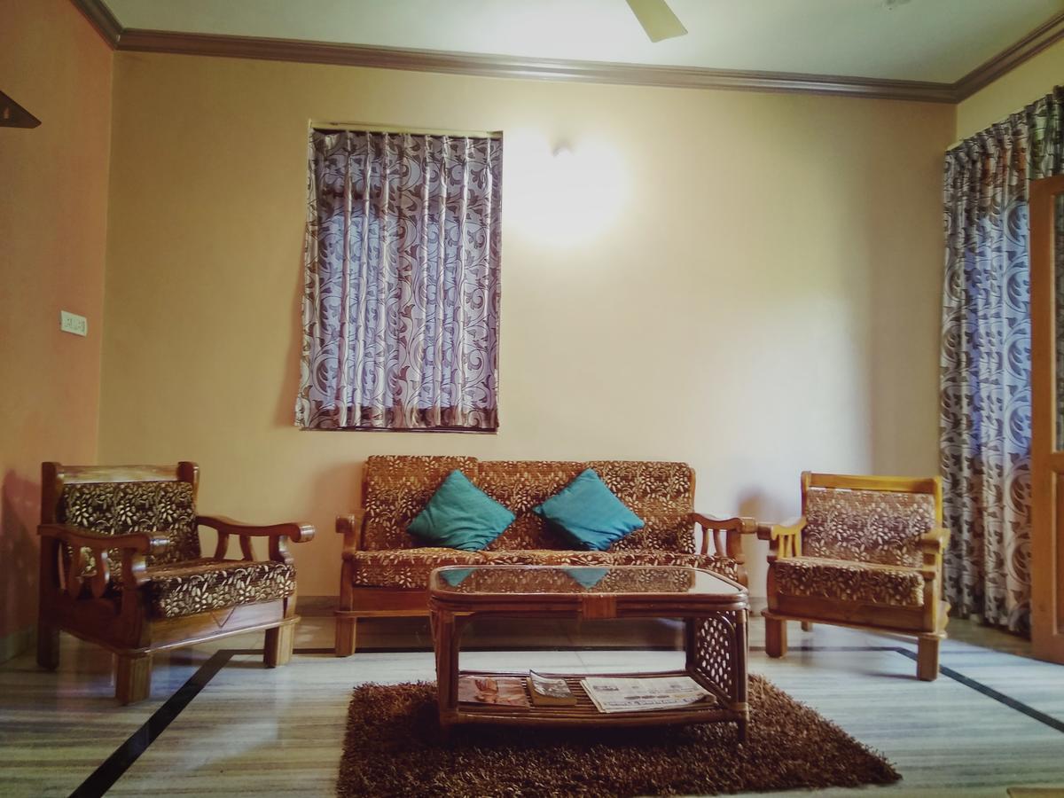 Menezes House Guest house *